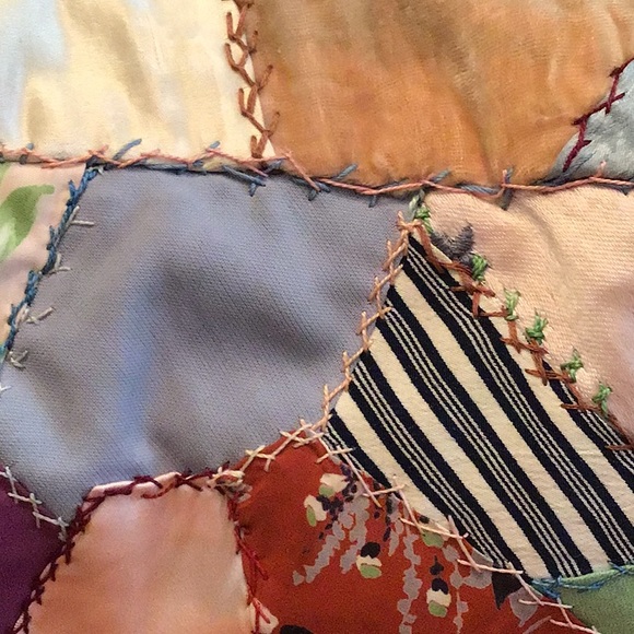 Vintage handmade patchwork accent pillow - Picture 5 of 8